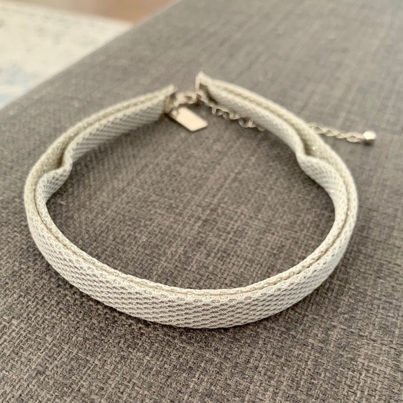 Silver sparkly mesh choker - Picture 4 of 7